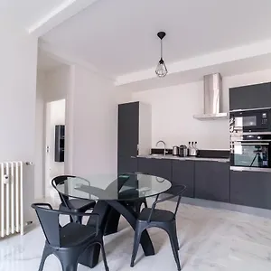 https://villa-j.fr-provencehotel.com