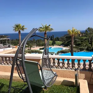 https://cap-esterel-2-pieces-jardin-vue-mer-et-piscine.fr-provencehotel.com